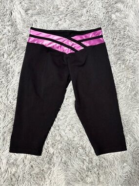 Bia Brazil Black Capri Leggings with Pink Accent Waistband
